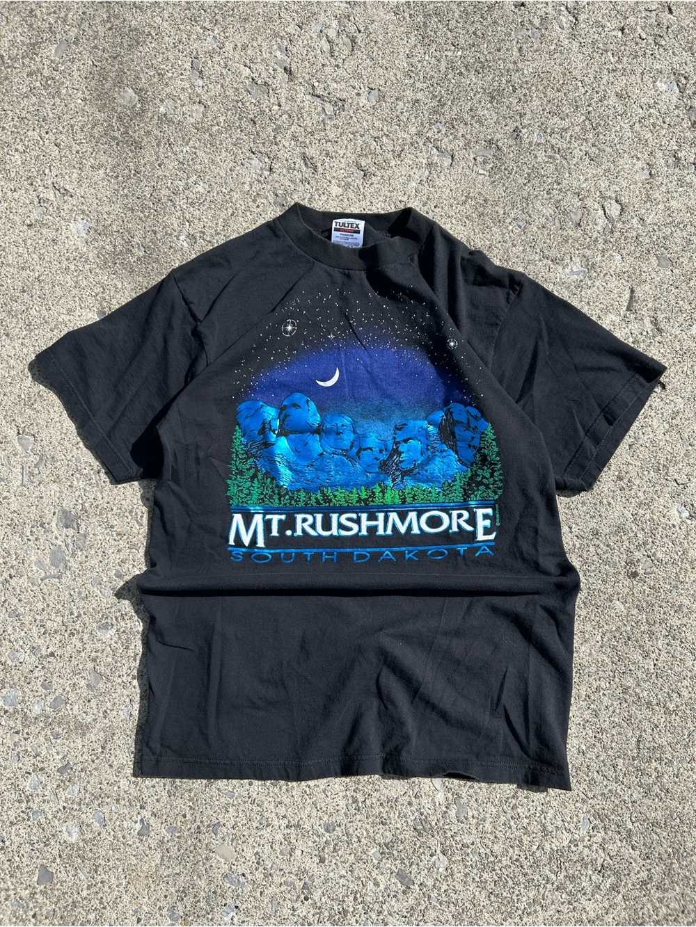90’s vintage MT. RUSHMORE South Dakota Black Graphic Tee - Tultex